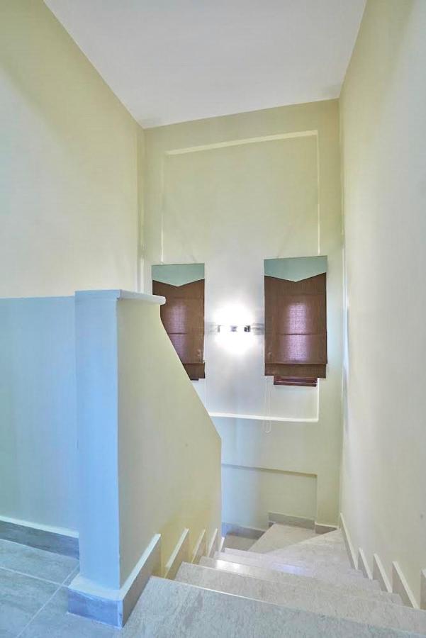 パリウリ Earthy Boutique Luxurious House -Marble Luxury Houseヴィラ エクステリア 写真