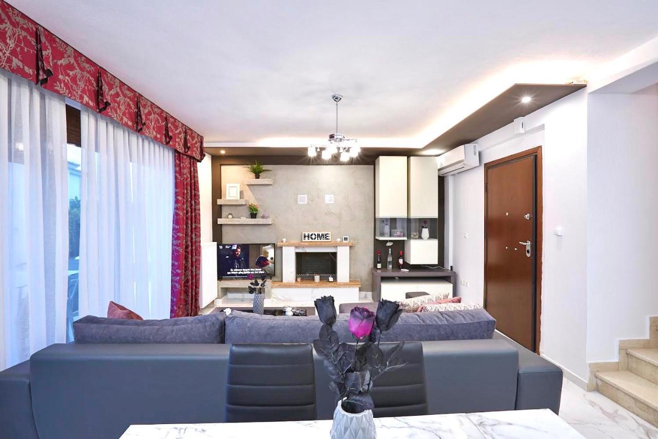 パリウリ Earthy Boutique Luxurious House -Marble Luxury Houseヴィラ エクステリア 写真